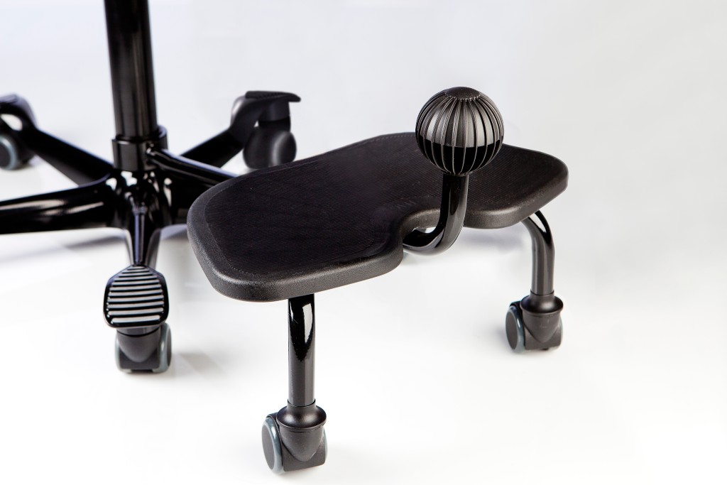 HAG StepUp footrest fitted under a HAG Capisco chair
